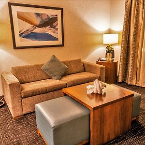 King Suite Hearing Access or Non-Smoking